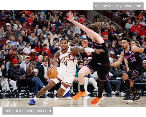 特雷-琼斯超远三分偏出，太阳首节30-30与公牛战平